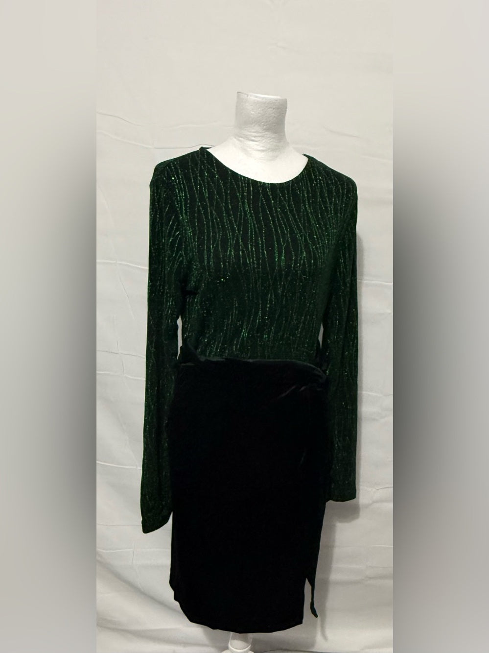 Elegant Black Velvet Long-Sleeve Dress with Emerald Pattern