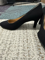 Kelly & Katie Genna Pump