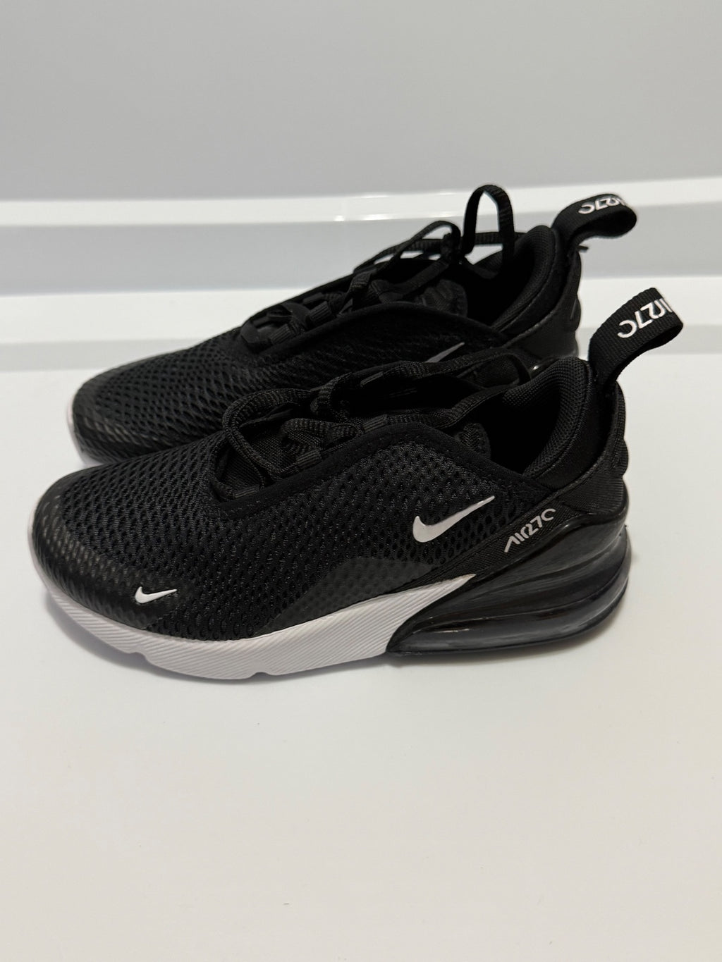 NIKE AIR MAX 270