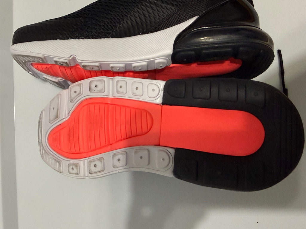 NIKE AIR MAX 270