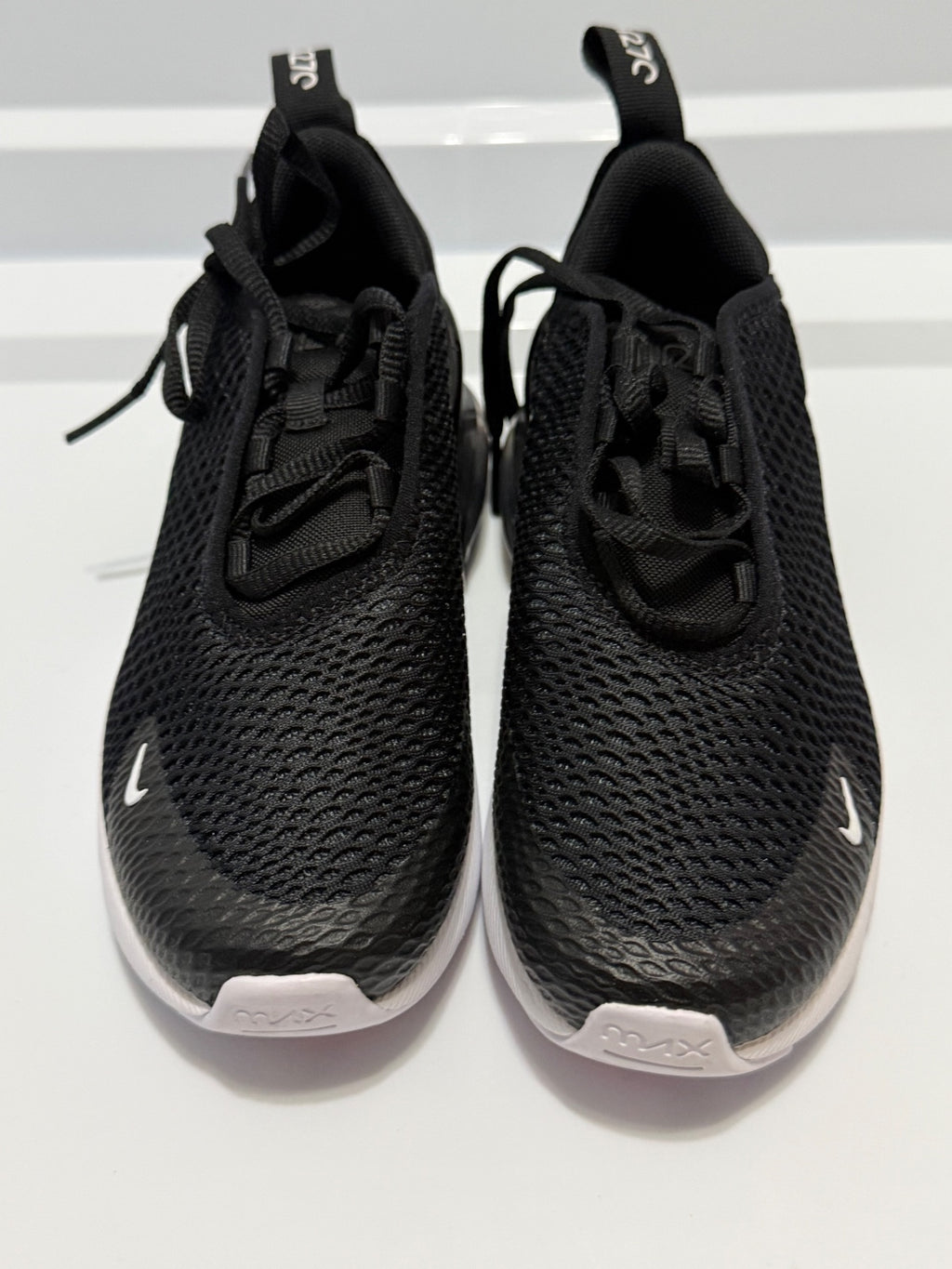 NIKE AIR MAX 270