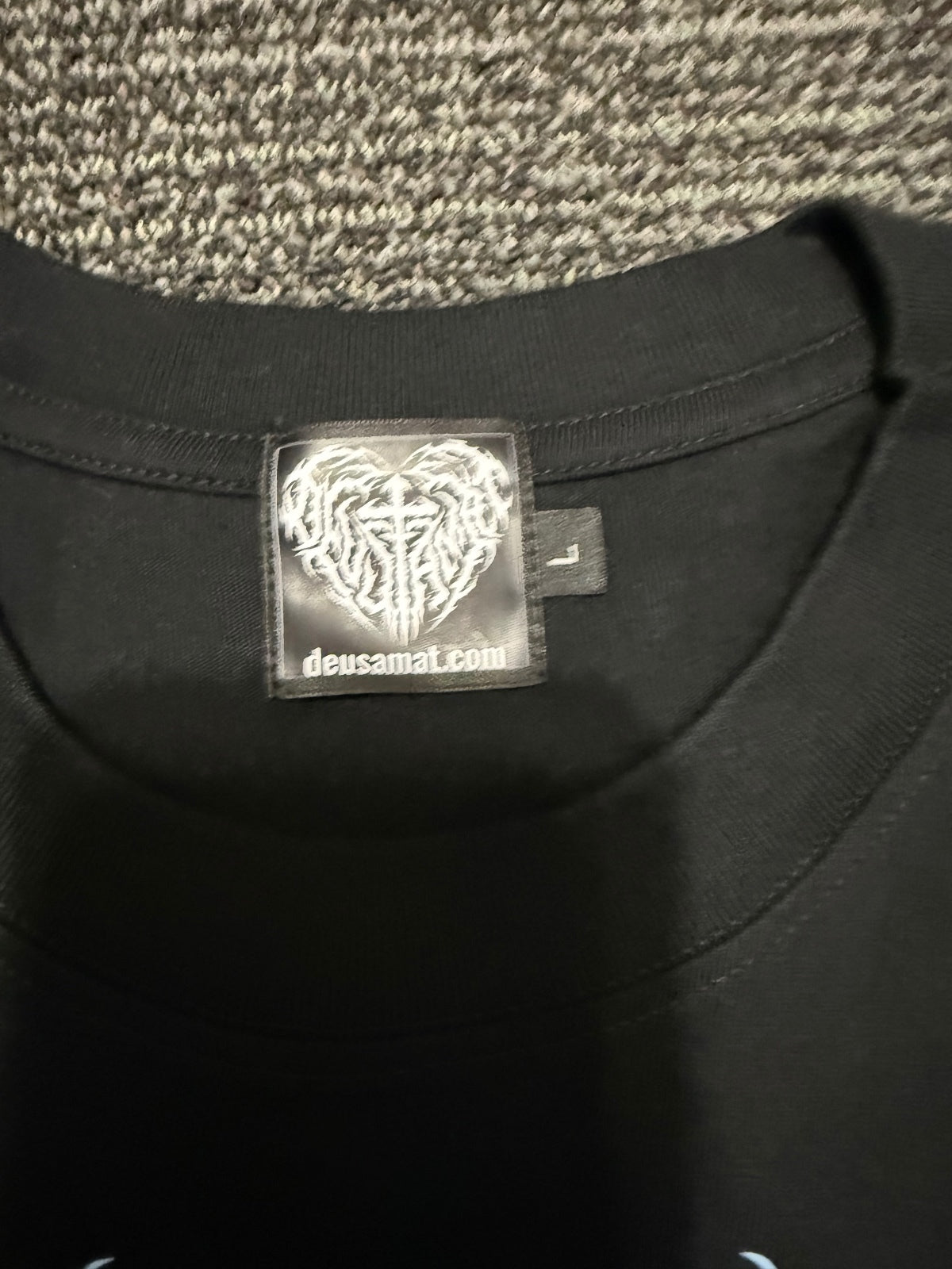 DeusAmat Black Graphic T-Shirt with Winged Heart Design, Size L