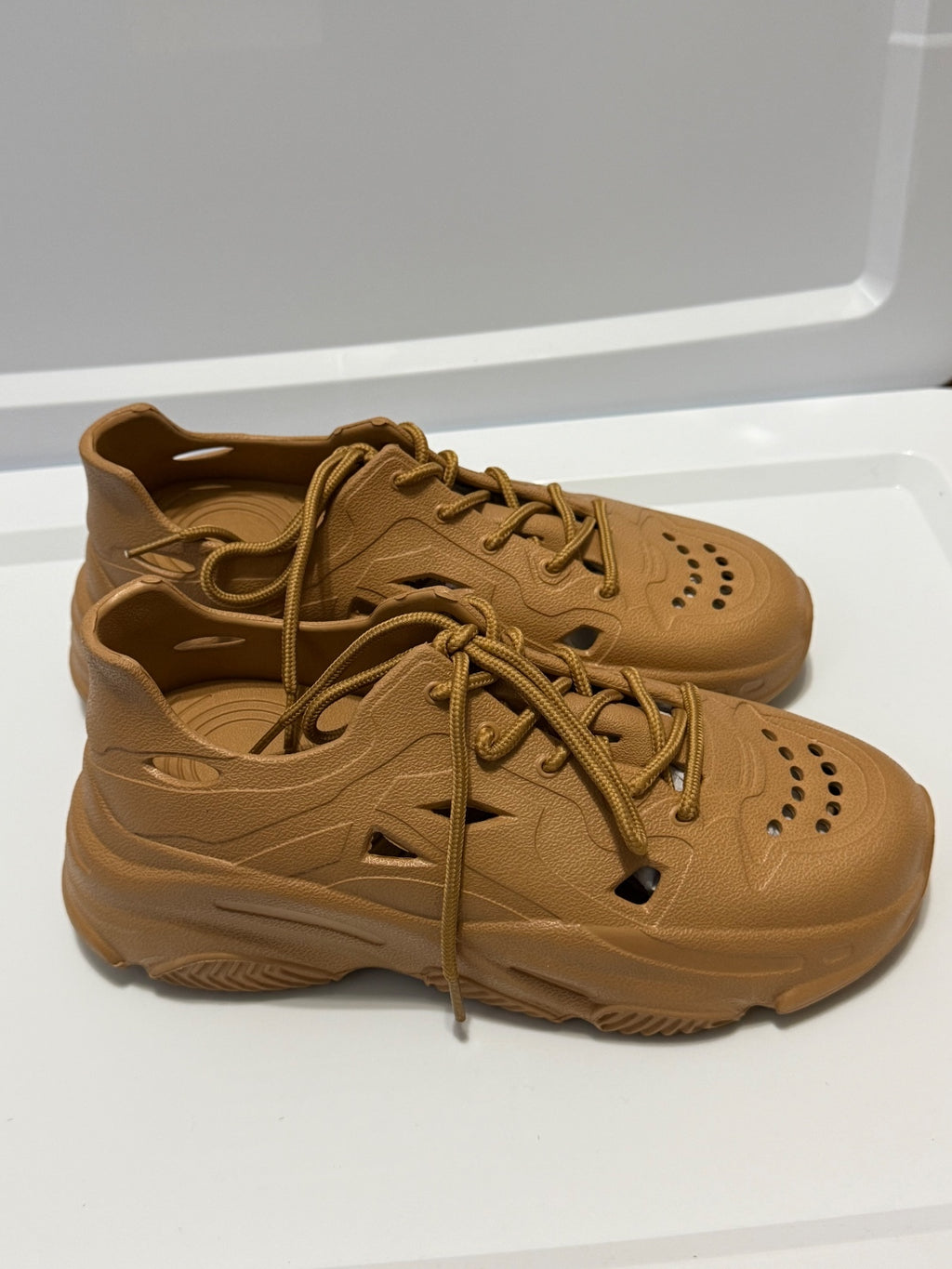 Cape Robbin Women's Tan Lightweight Casual Sneakers Size 8