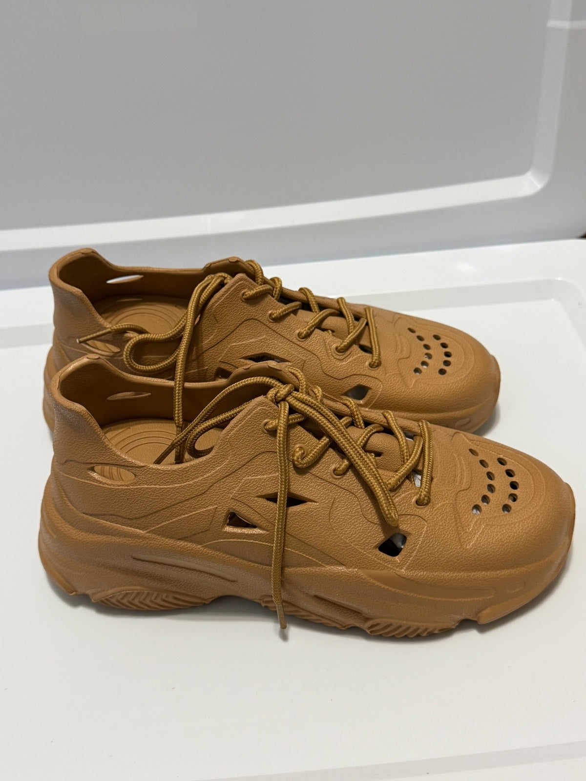 Cape Robbin Women's Tan Lightweight Casual Sneakers Size 8
