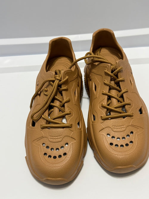 Cape Robbin Women's Tan Lightweight Casual Sneakers Size 8