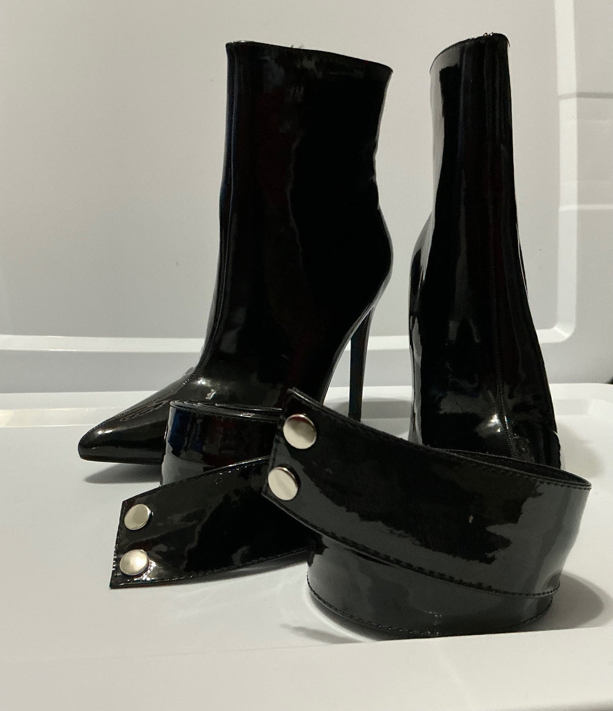 Cape Robbin faux Black Patent Leather High Heel Ankle Boots Size 6.5